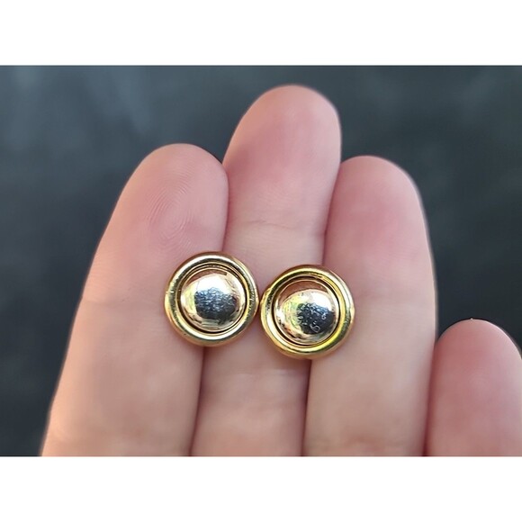 Two Toned Metal Circular Stud Earrings Vintage Costume Jewelry - Picture 2 of 10